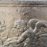 Plaque cheminée fonte ancienne cupidon