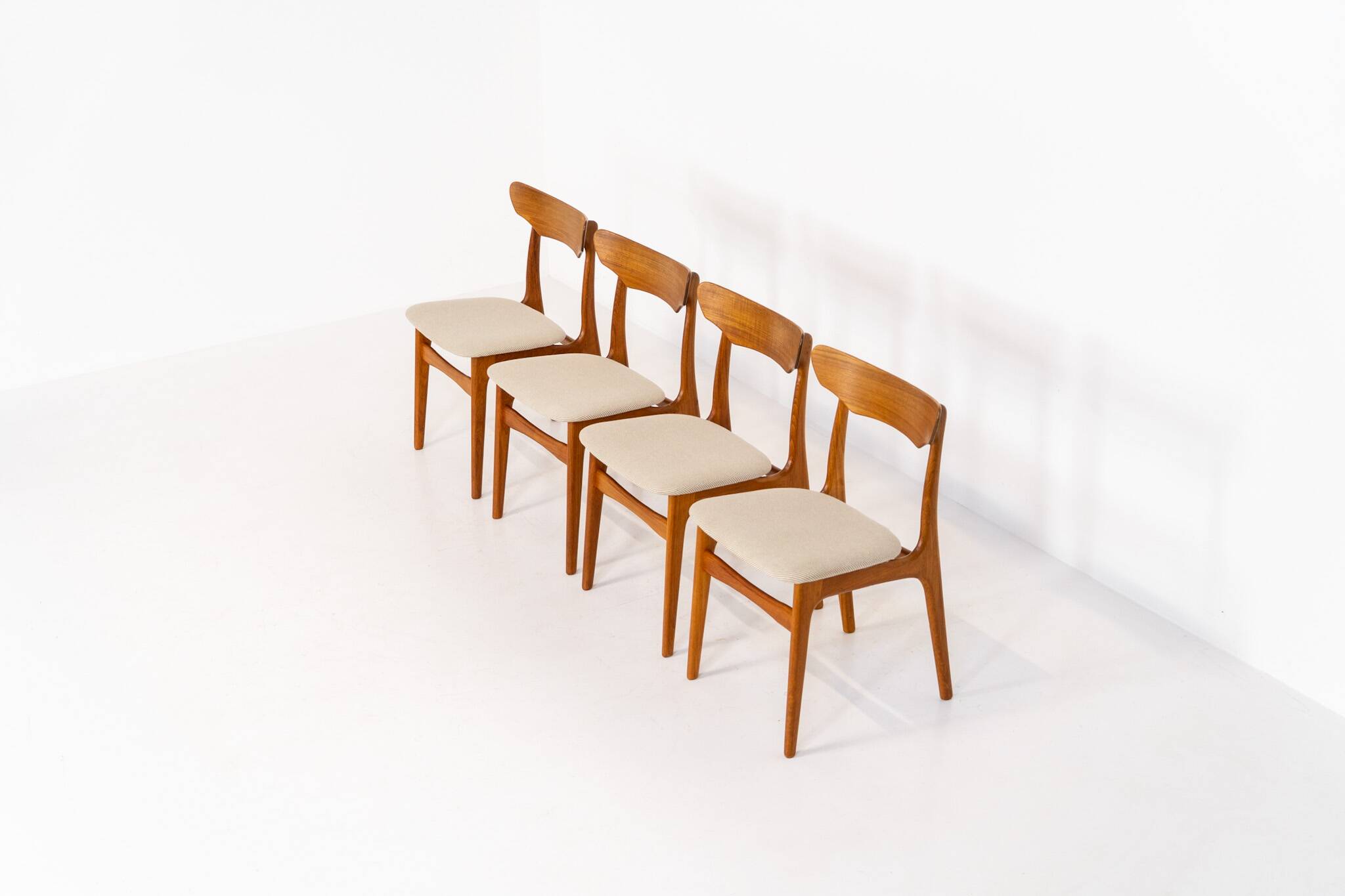 Ensemble de 4 chaises à manger par Schiønning & Elgaard