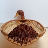 Braided wicker zoomorphic bread basket