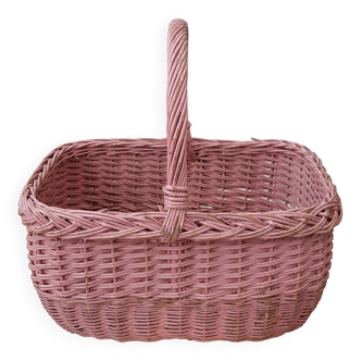 Panier en rotin rose
