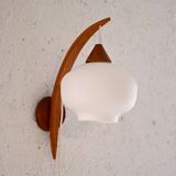 Wall light with opaline