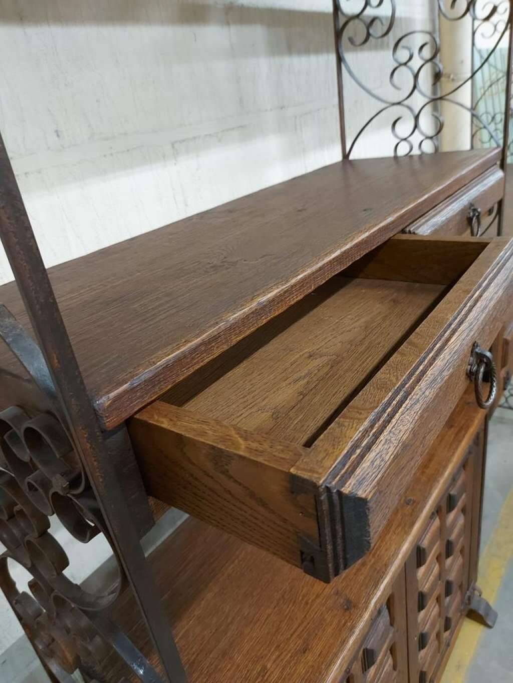 Vintage wall system: spanish brutalist style