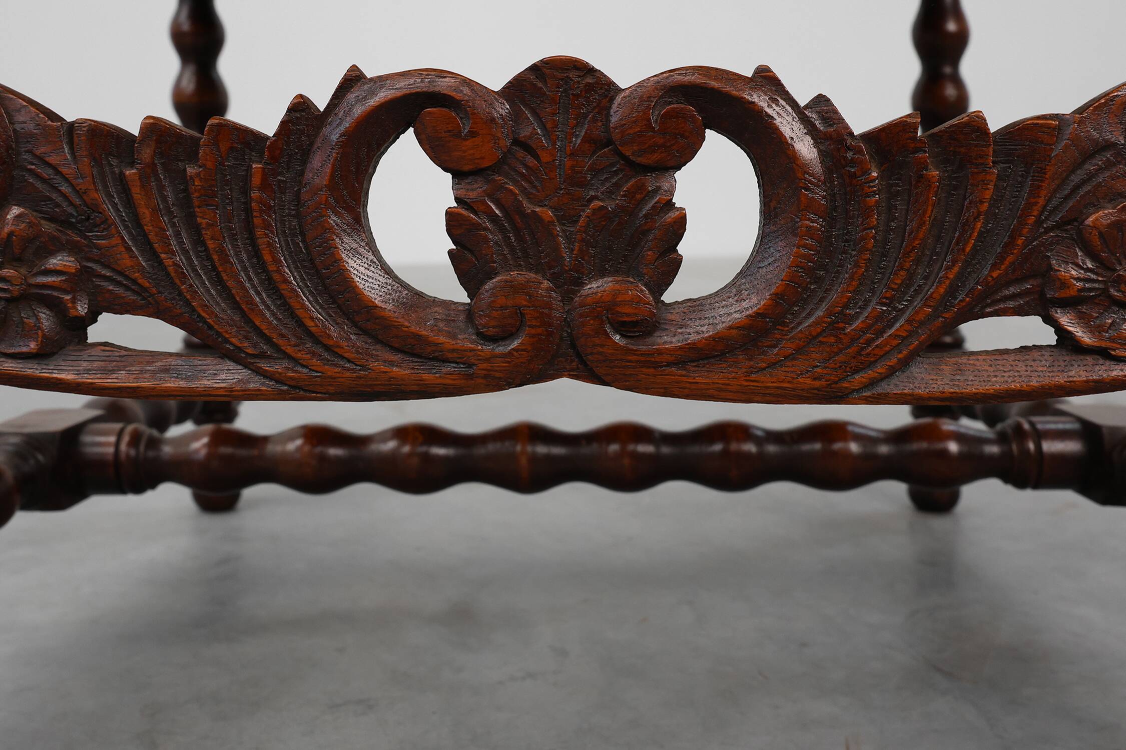 18th-Century Belgian Baroque Armchair in Wood and Leather, Louis XIV Period