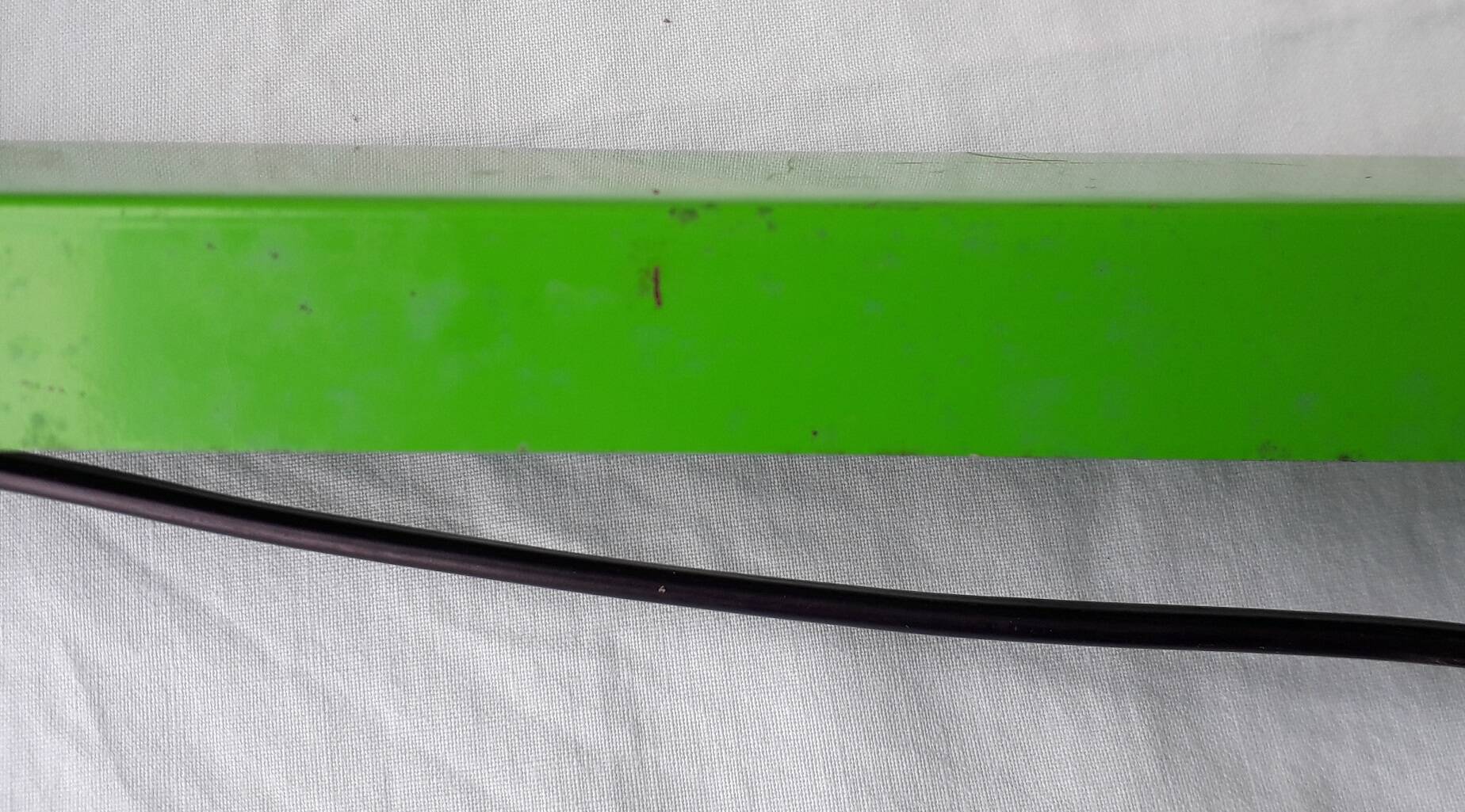 Green wall light with 2 adjustable spotlights