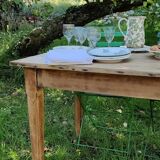 Farm table