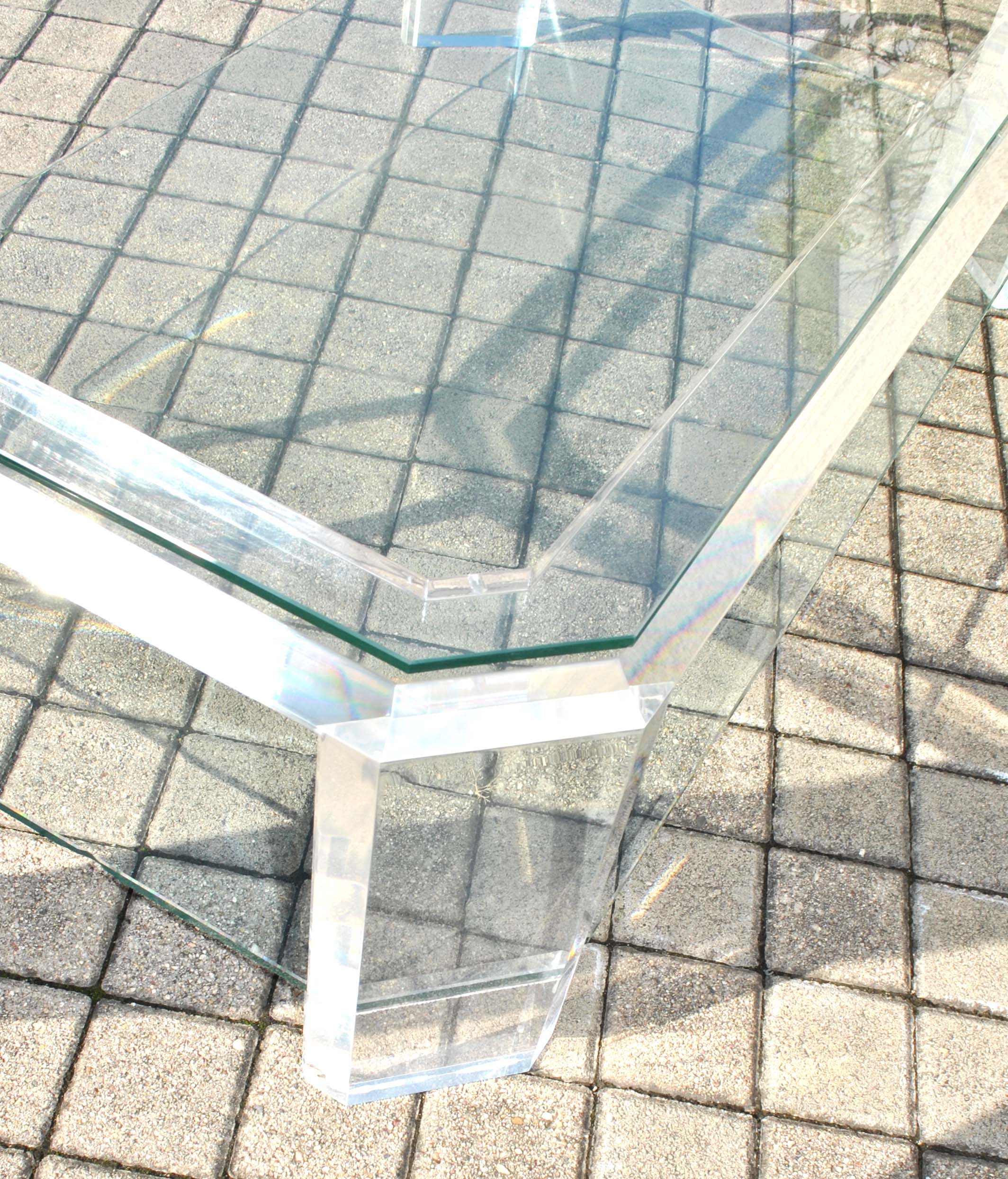 Modernist coffee table in glass and plexiglass altuglas design David Lange 1980