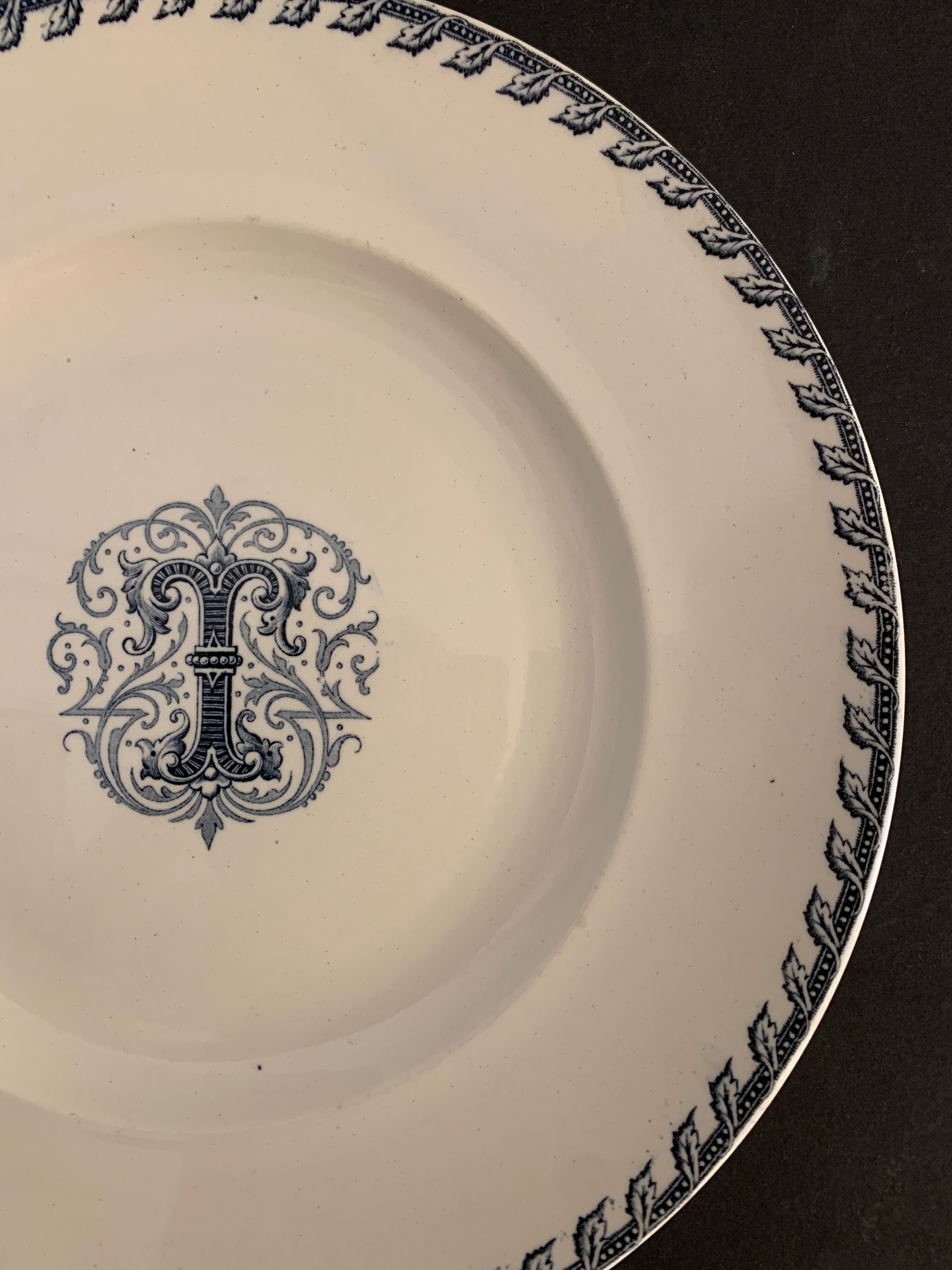 6 dessert plates and old earthenware dish, KG Lunéville