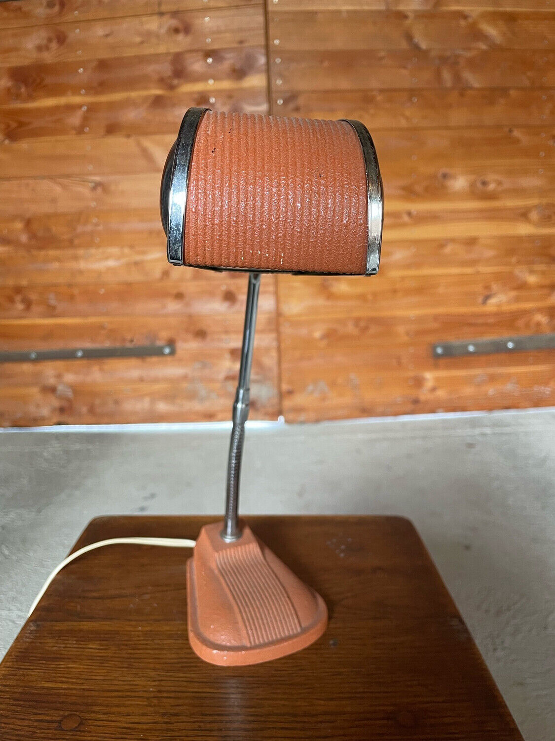 Jumo desk lamp