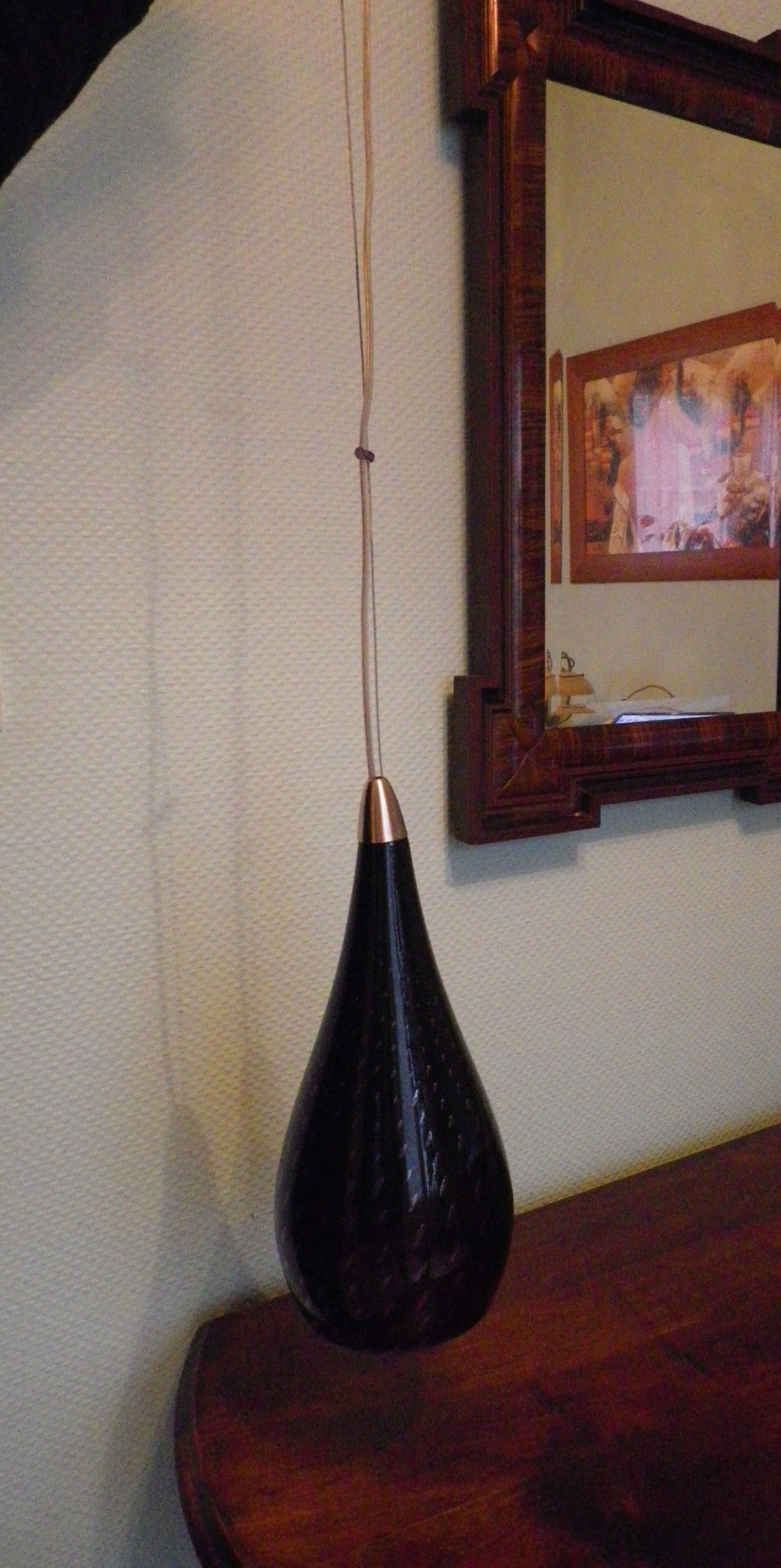 Suspension signed Vianne, inverted drop in glass lined black nuanced and purple interior