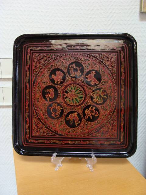 Vintage lacquer tray / Vietnam
