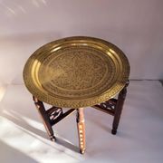 Table basse en bois nacre et plateau en laiton, travail Syrien