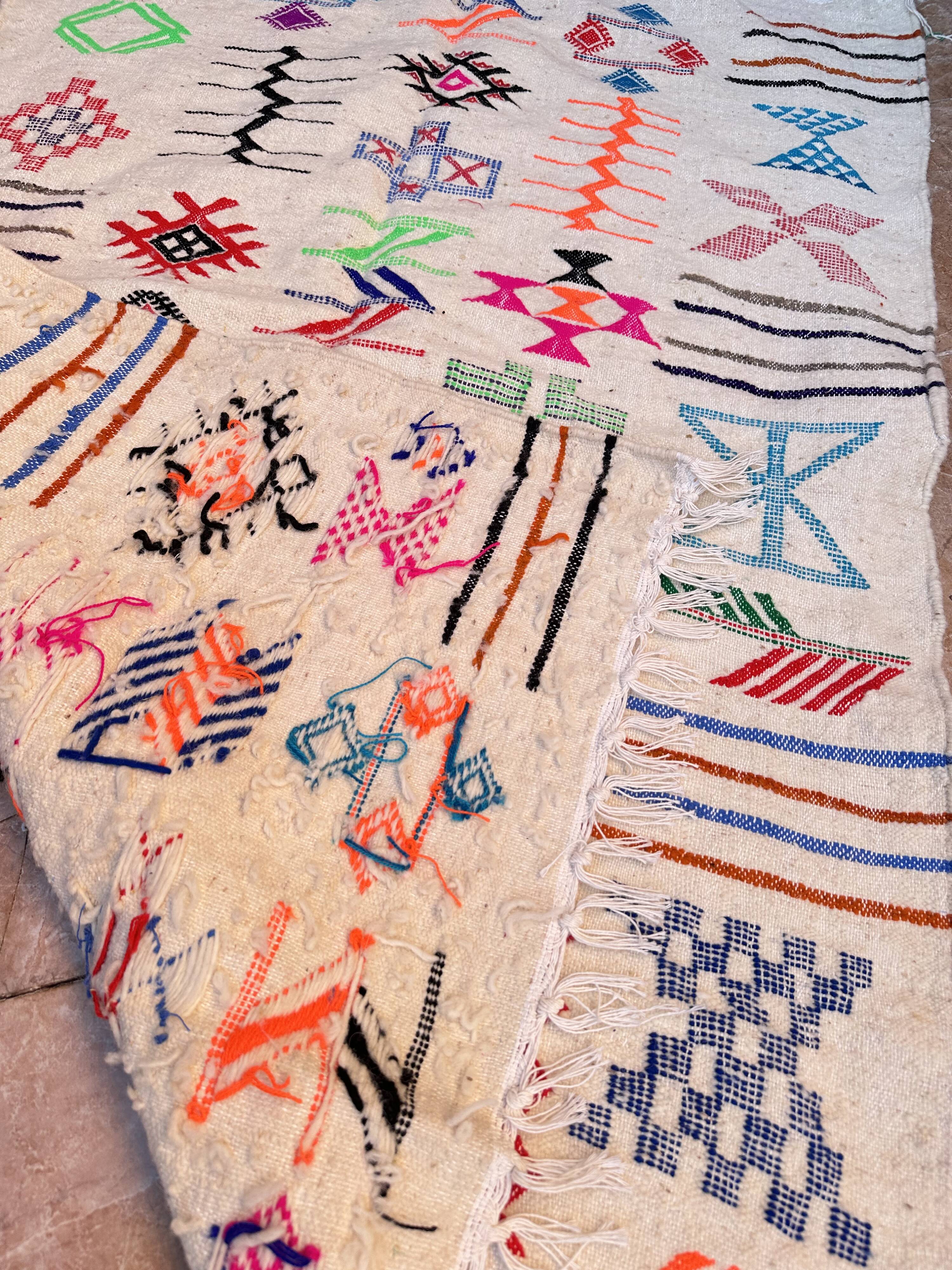 Handmade wool Berber rug – Colourful bohemian Moroccan kilim