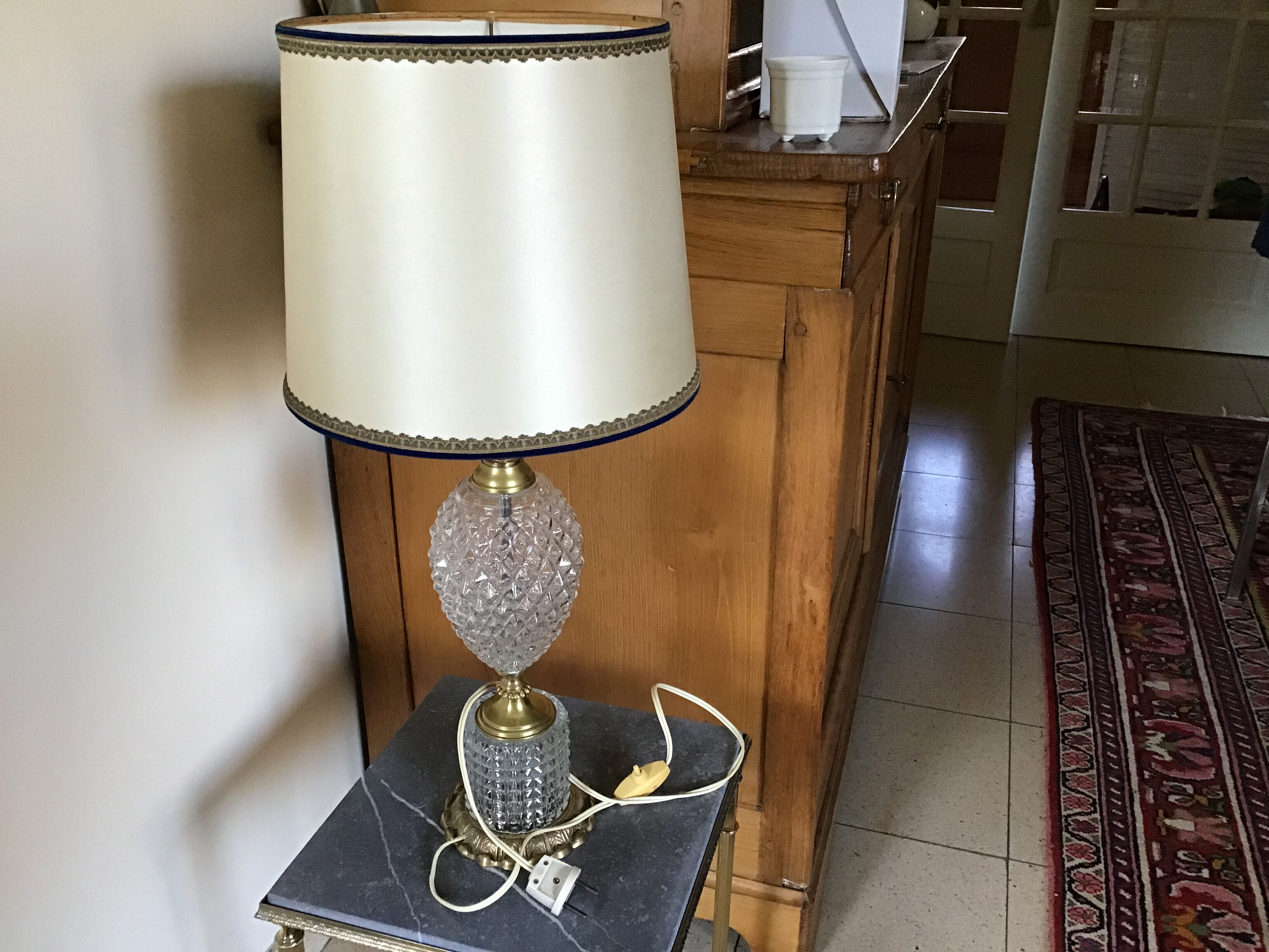Pied de lampe en laiton et cristal