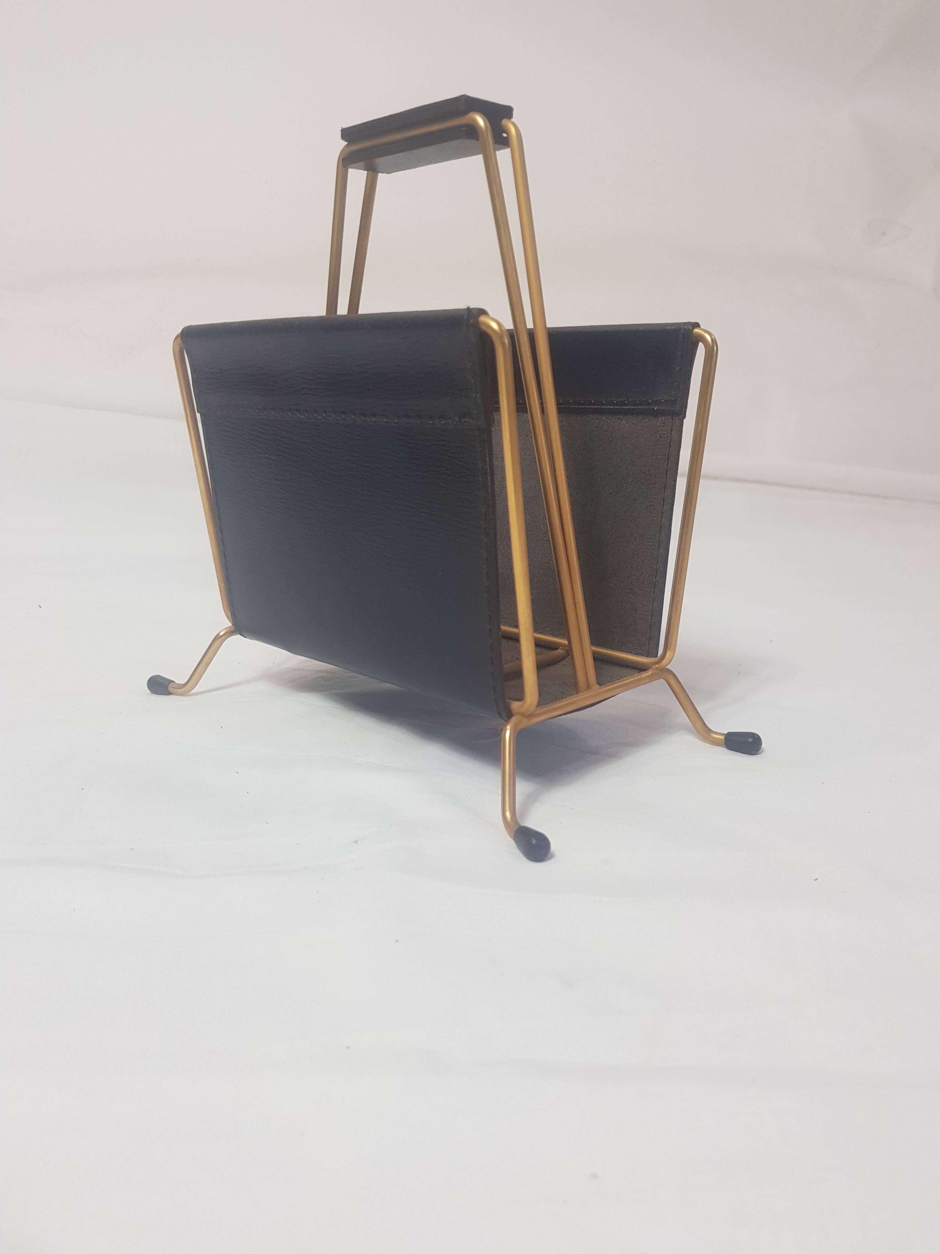 Small magazine holder or letter holder in brass and black leather from the 50s and 60s