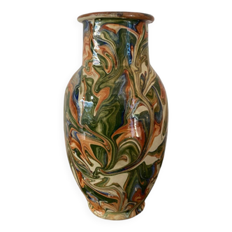 Vase en terre mêlée
