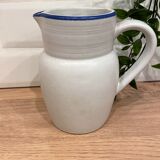 Broc pitcher in sandstone of the rock