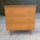 Commode vintage pieds fuseaux