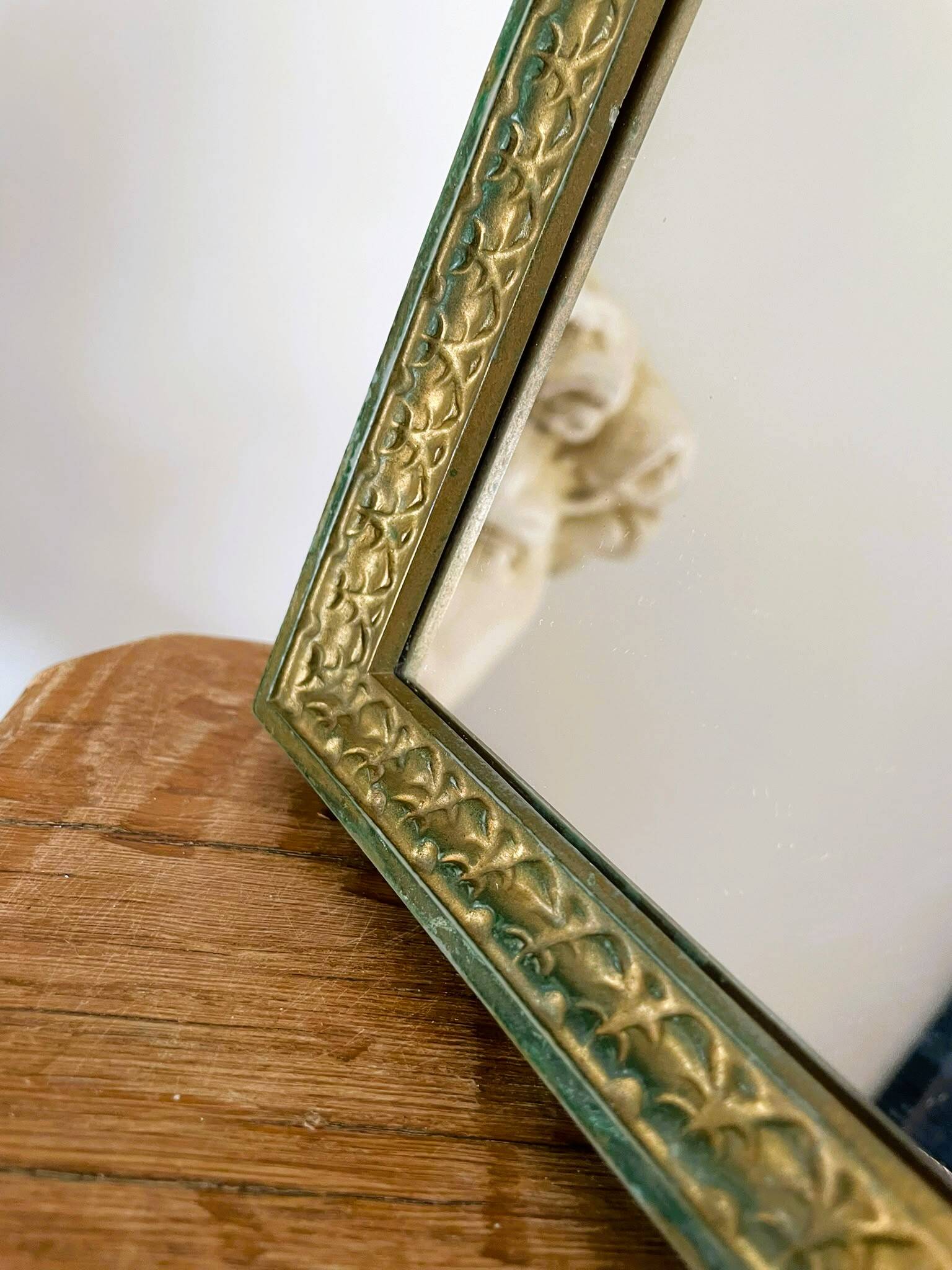 Miroir doré baroque vintage