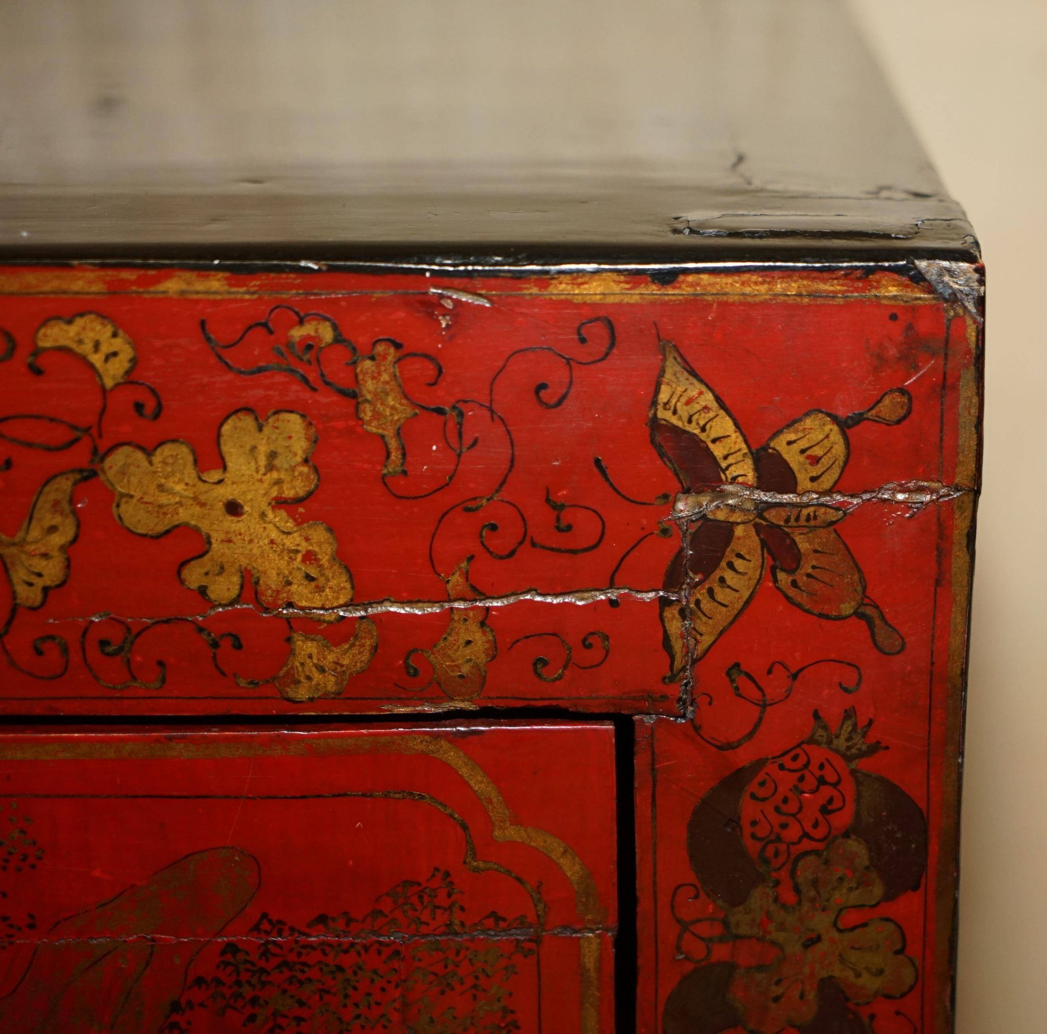 Armoirechinoise antique laquée à la main, grande armoire latérale