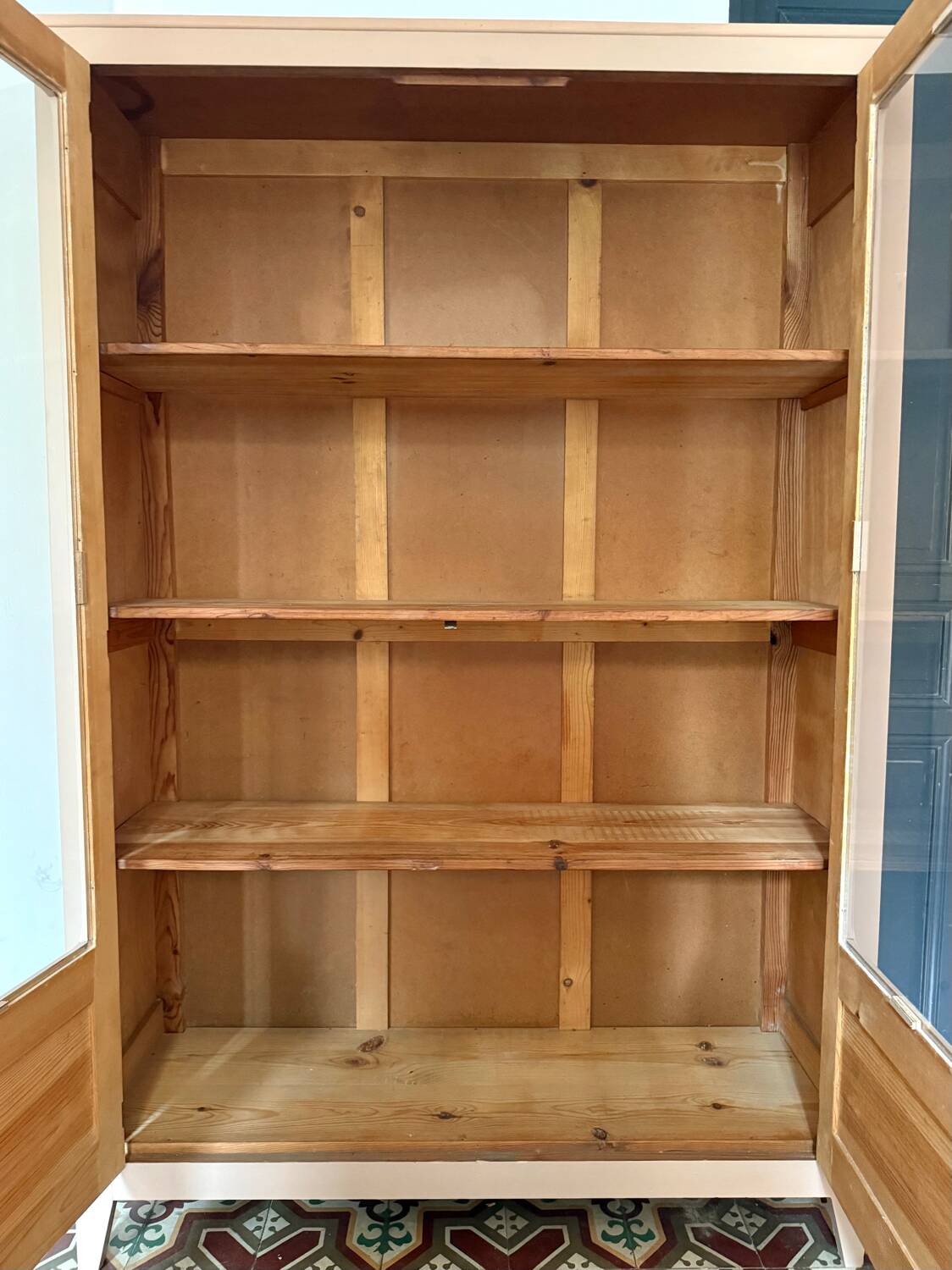 Display cabinet bookshelf