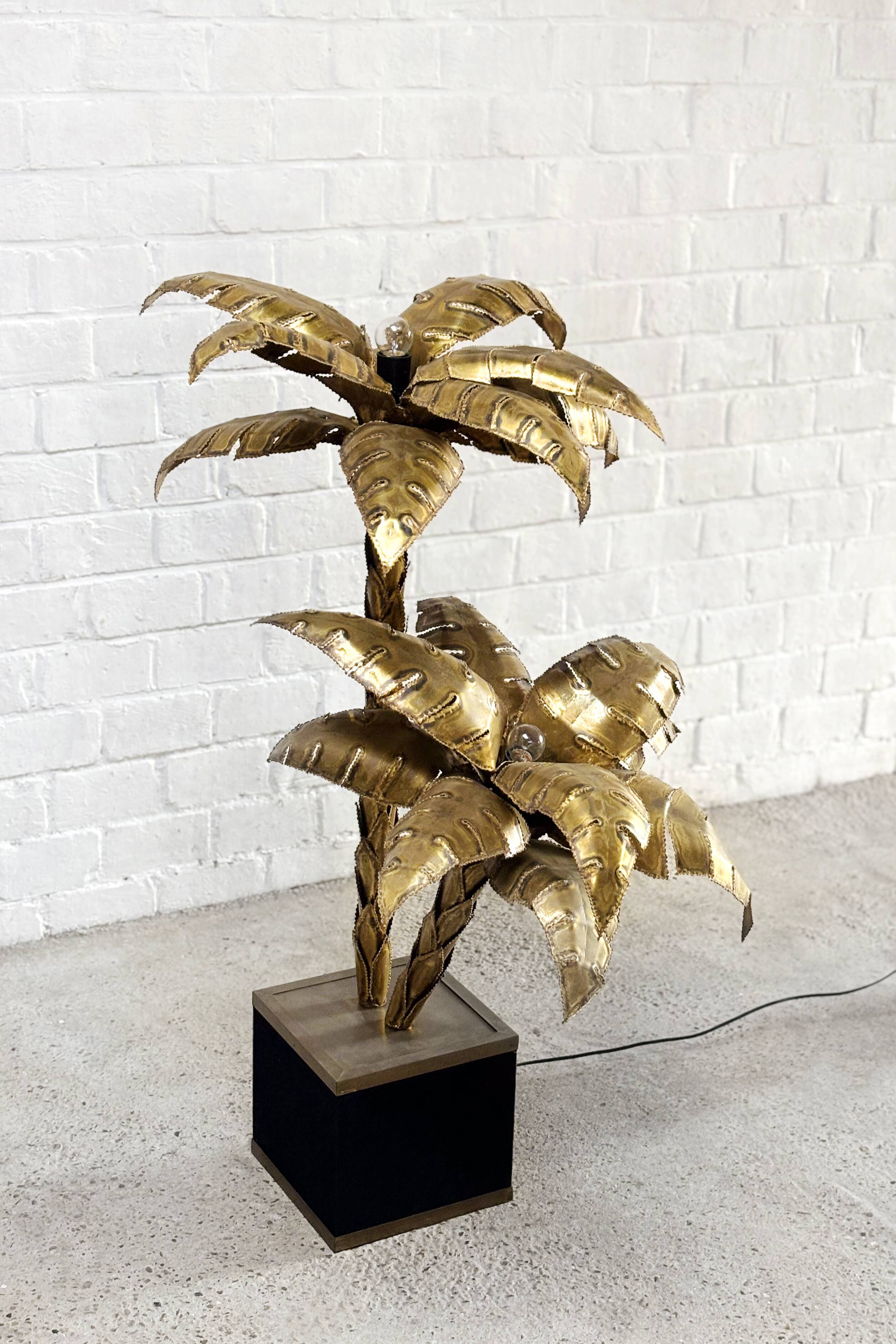 French Brass Palm Tree Floor or Side Lamp attributed to Maison Jansen, 1970's