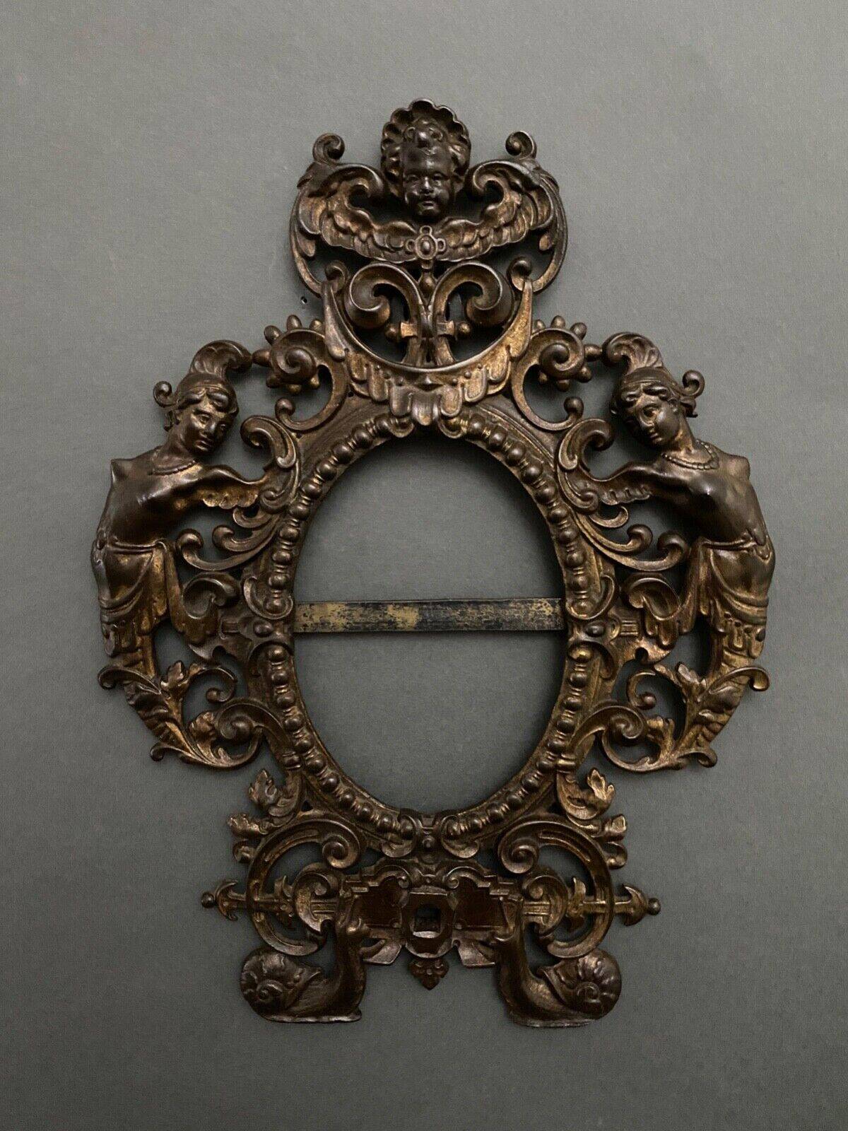 Bronze frame nineteenth Napoleon III richly decorated with macaroons