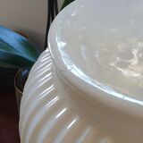 Creamy white table lamp