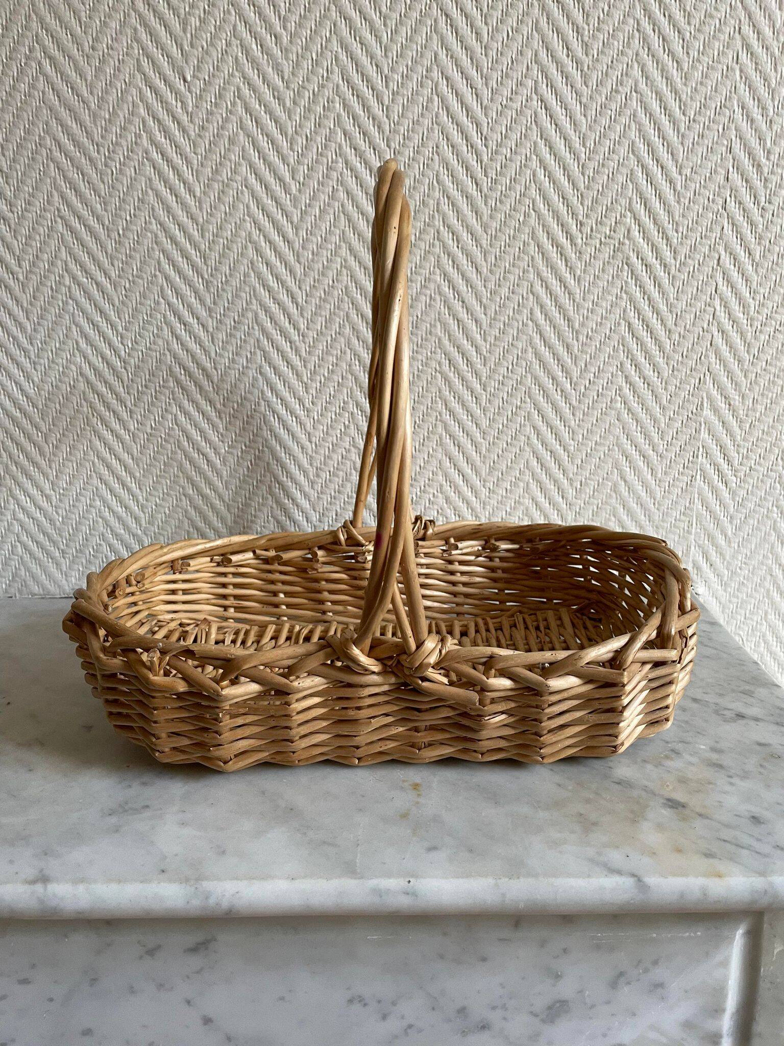 Small beige wicker basket