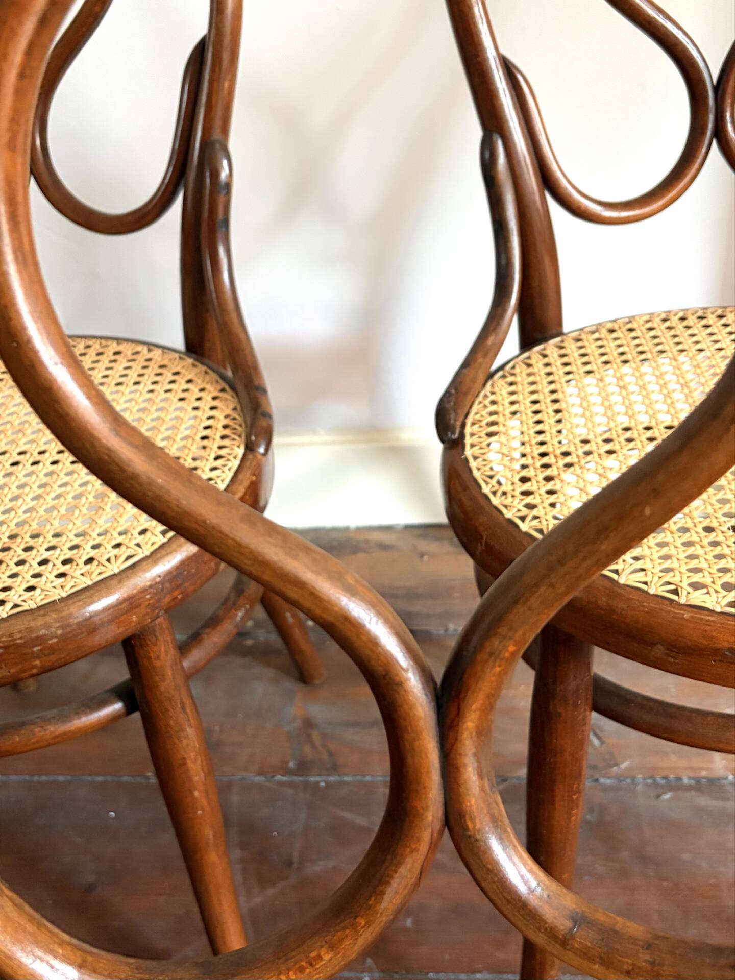 Set of 5 antique Thonet dining chairs model 20, ca. 1890.