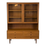 Buffet en teck avec portes en verre par Brouer Møbler, années 1960.