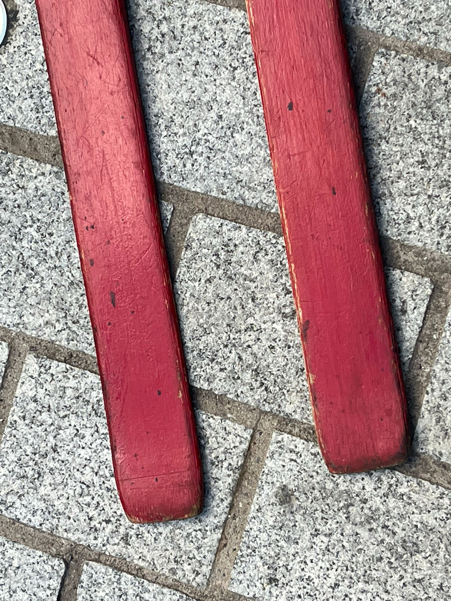 Paire de skis vintage en bois L=170cm
