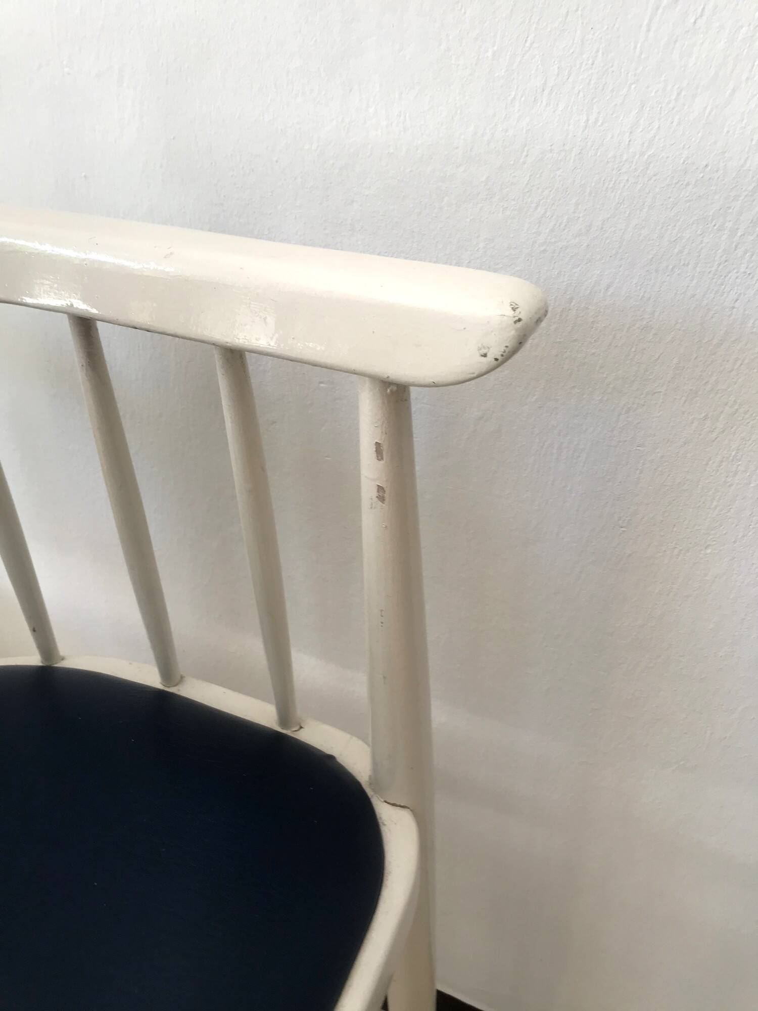 Vintage Thonet table and chairs from the 60s