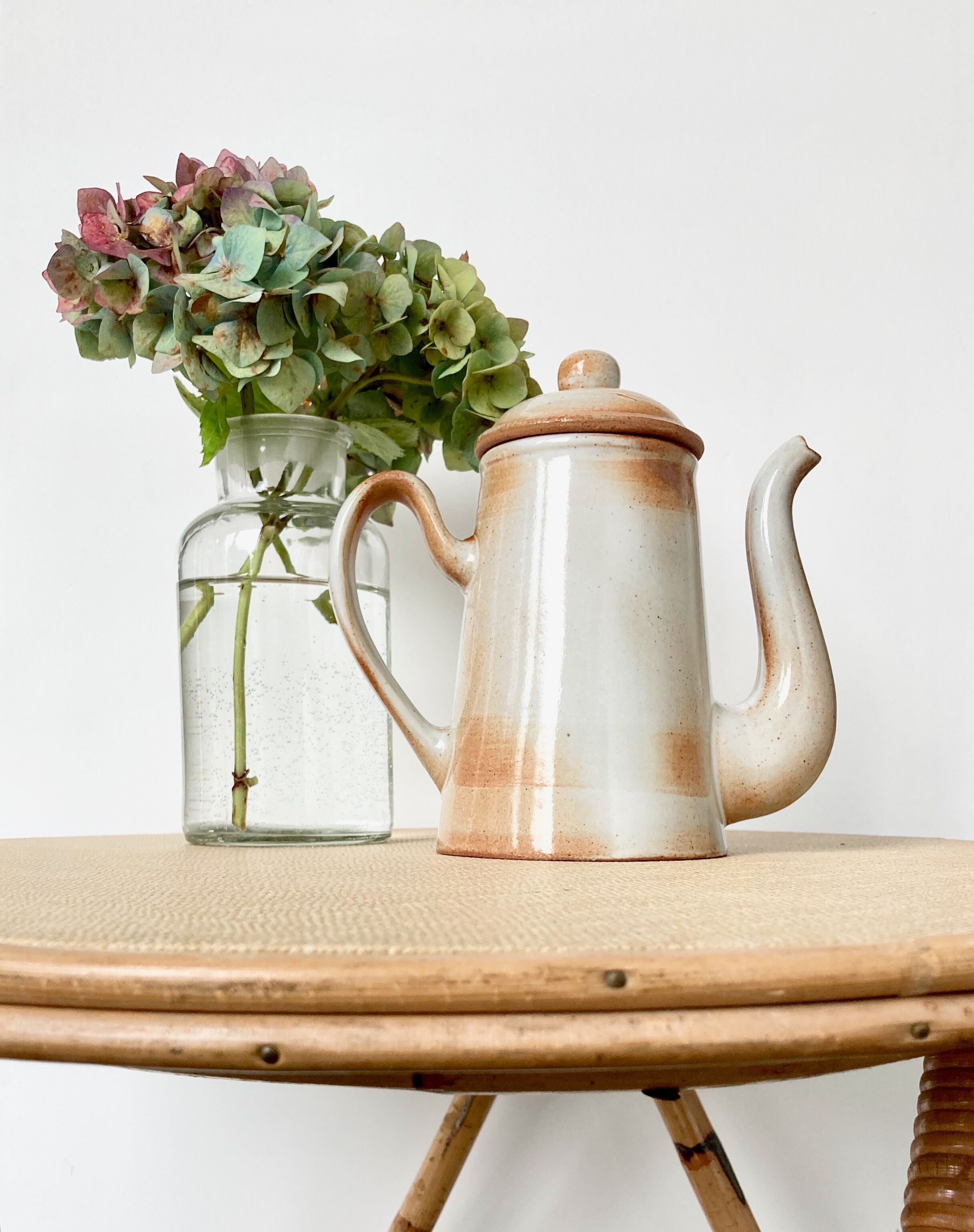 Enamelled stoneware coffee maker
