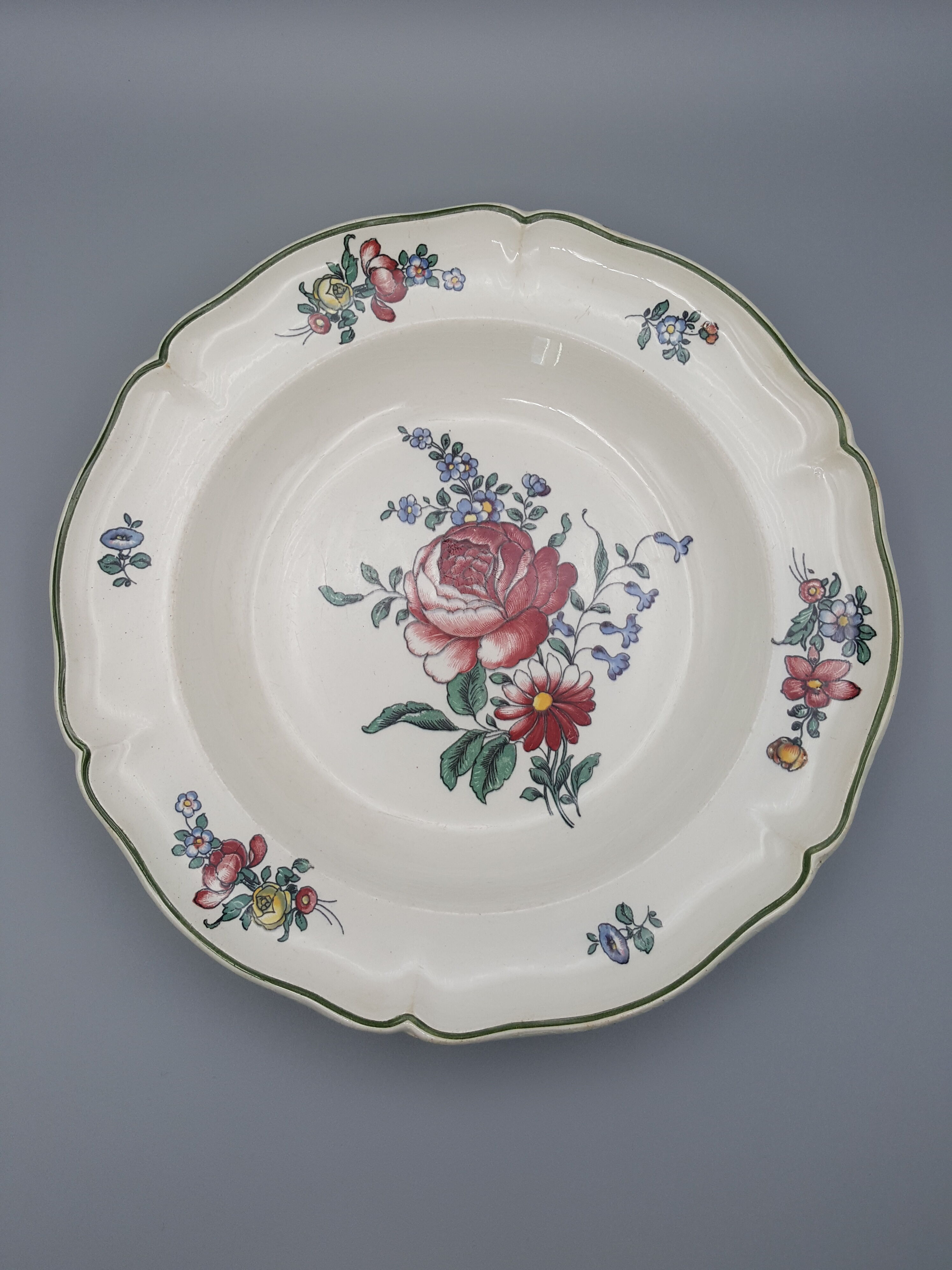 Series of 5 hollow plates Villeroy and Boch décor Mettlach flowers