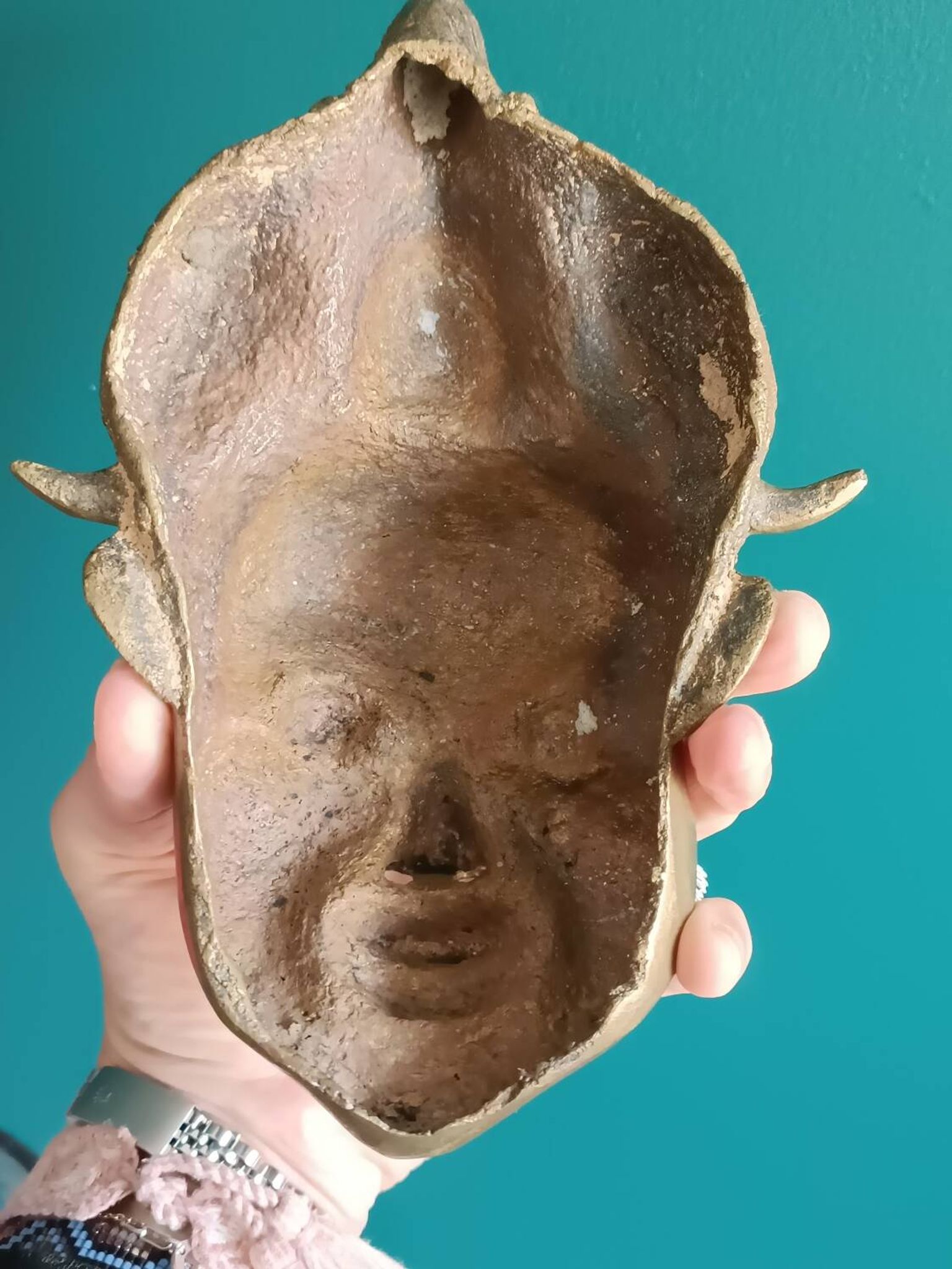 Masque africain vintage en bronze