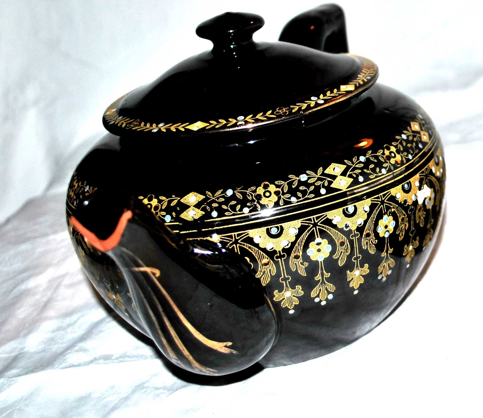 Sarreguemines Rockingham black earthenware teapot 1900