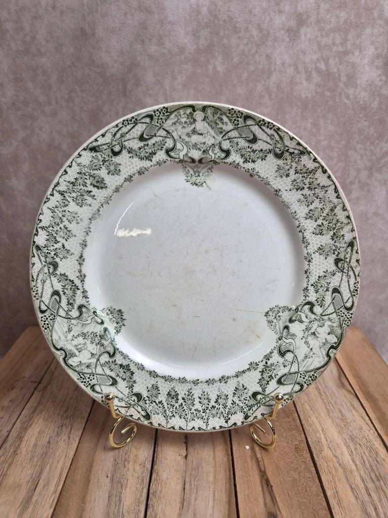 Antique ironstone plate from Creil and Montereau, Compiègne green model.