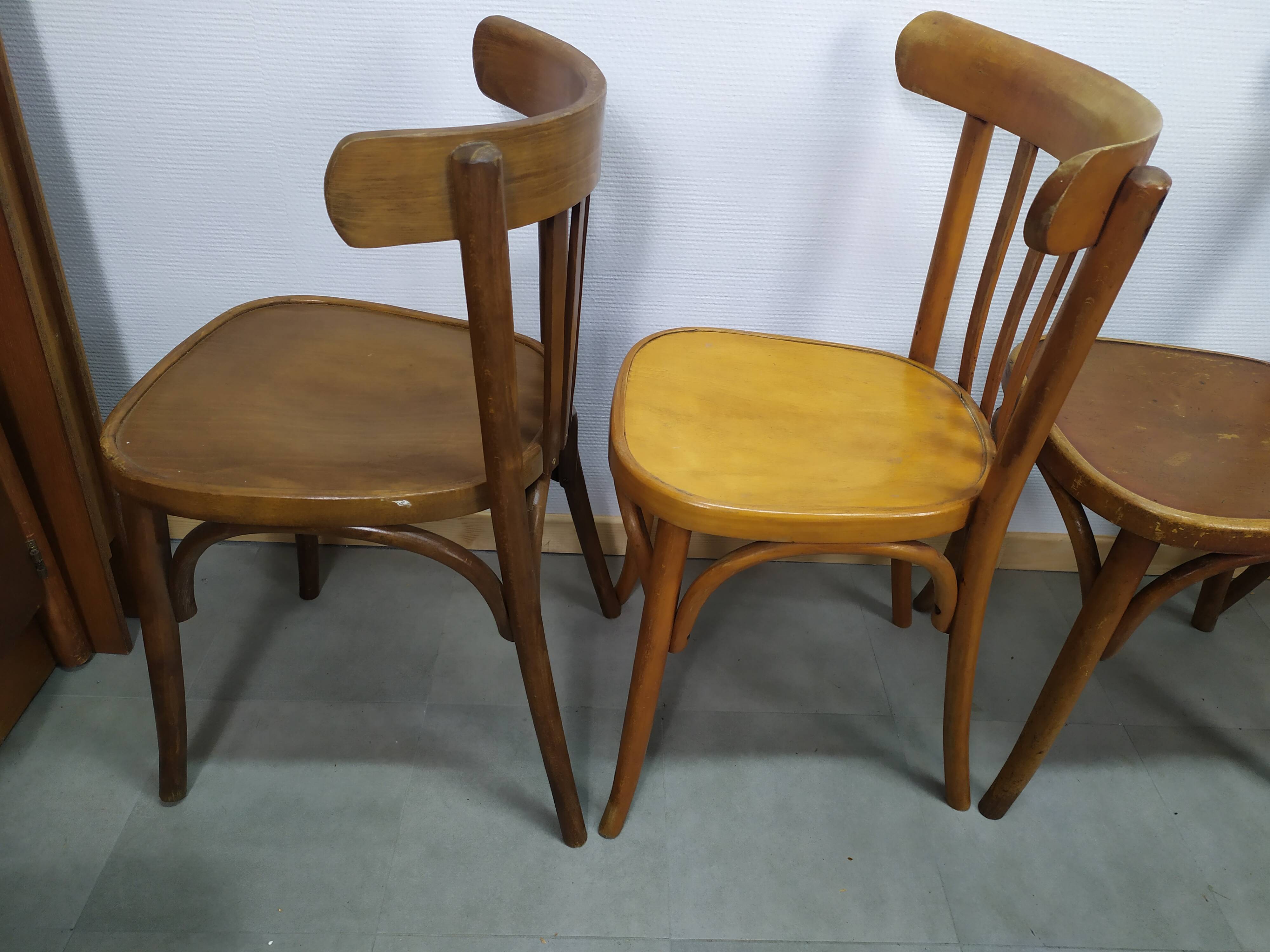 Lot de 4 chaise de bistrot en bois vintage