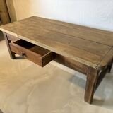 Table basse ancienne en bois brut, style campagne