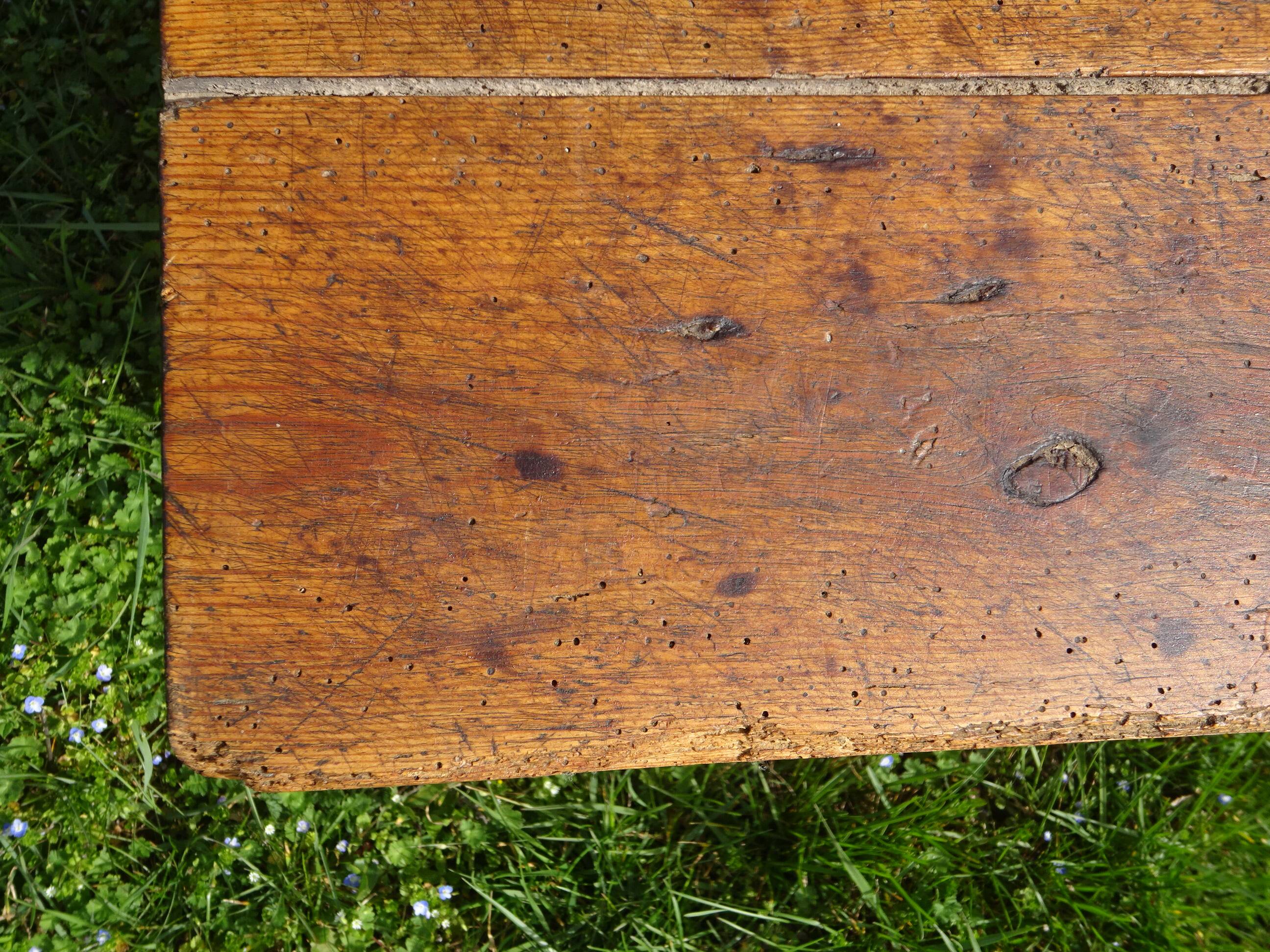 Rustic kneading trough in solid oak, removable lid and base.