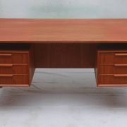 Bureau en teck, années 1960