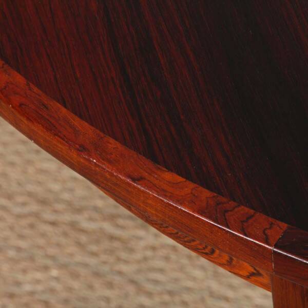 Round extendable dining table in Rio rosewood, 1960