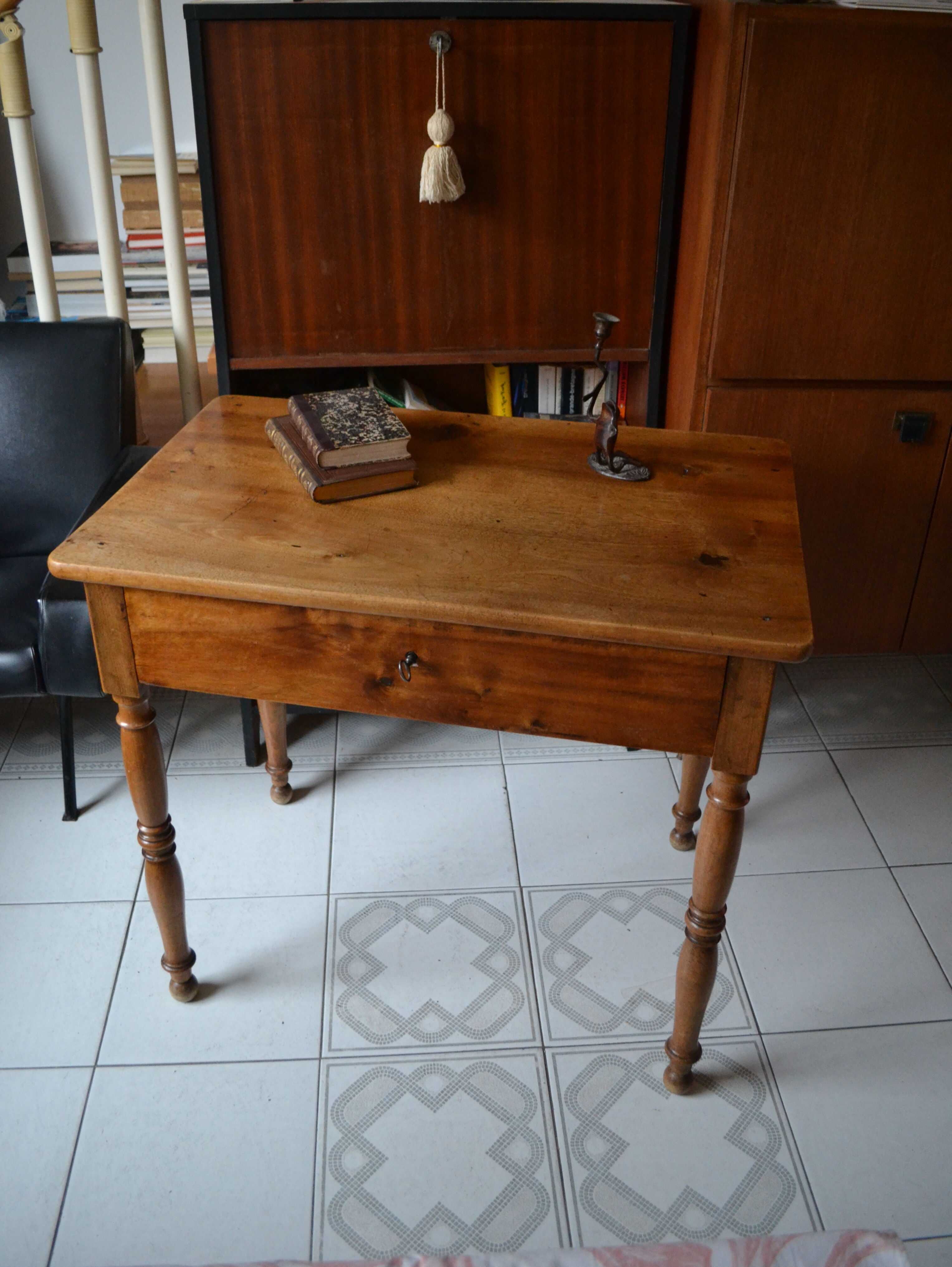 Early 20th century office writing desk louis Philippe solid walnut