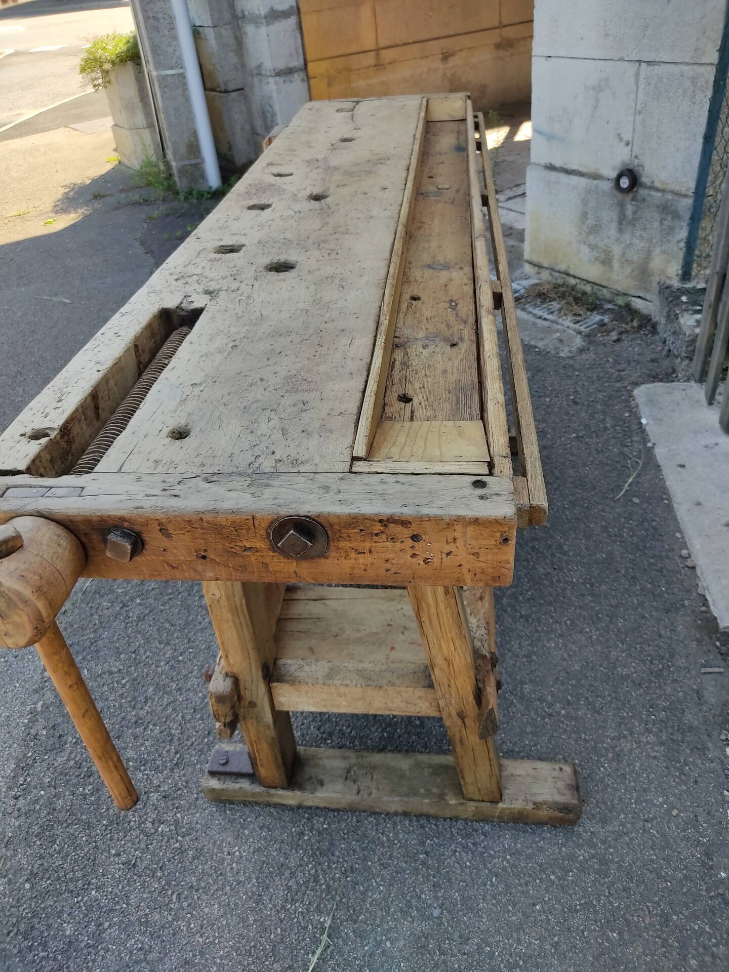 Small workshop bench
