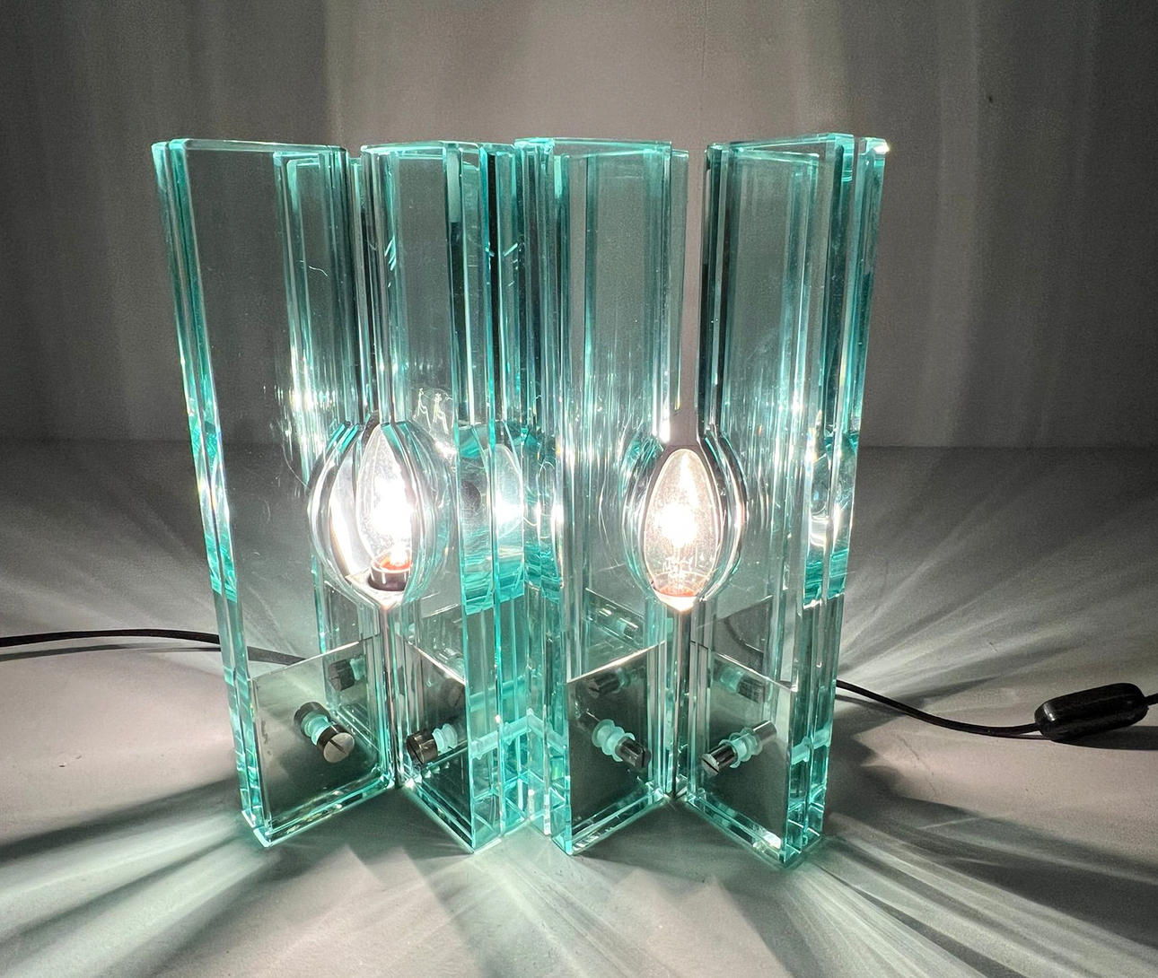 Giorgio Reggiori. Pair of table lamps/glass objects by Giorgio Reggiori for Gallotti & Radice, 1960s, Italy.