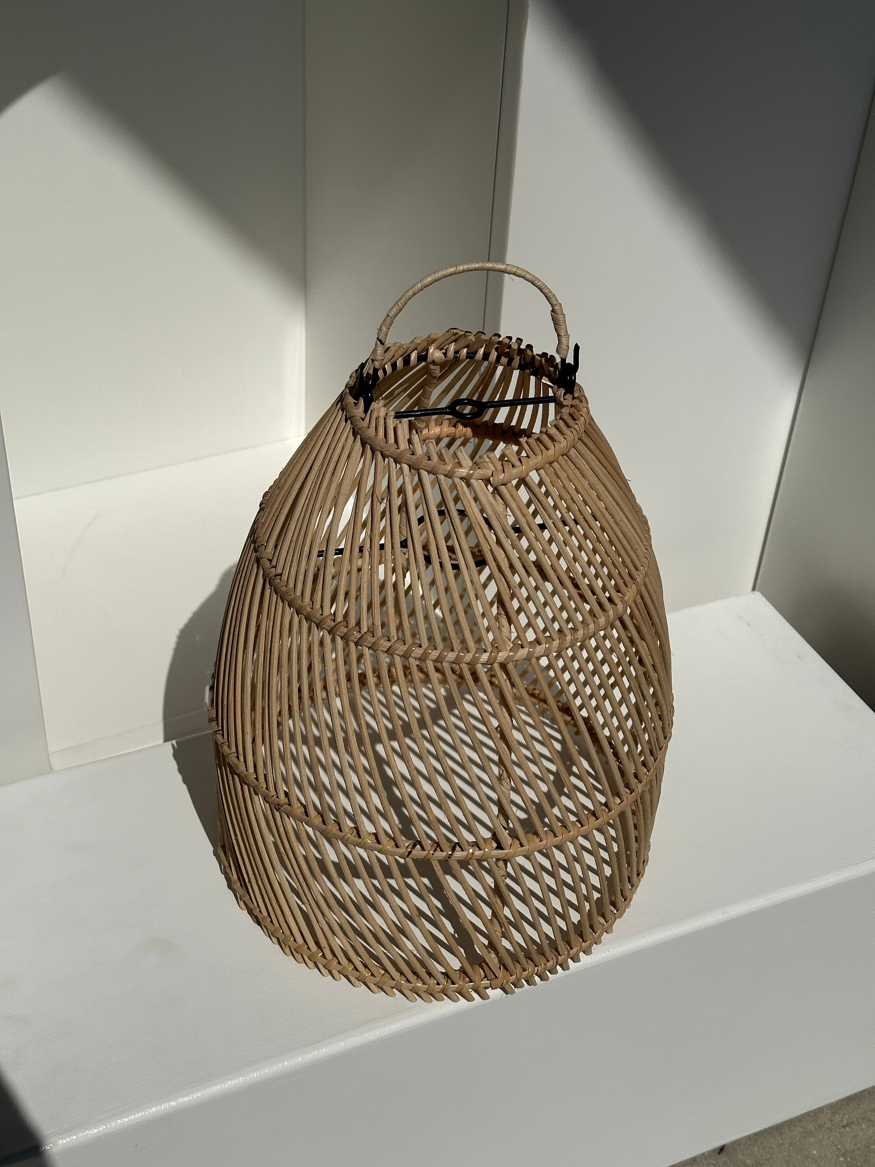 Suspension en rotin en forme de cloche d25 h28