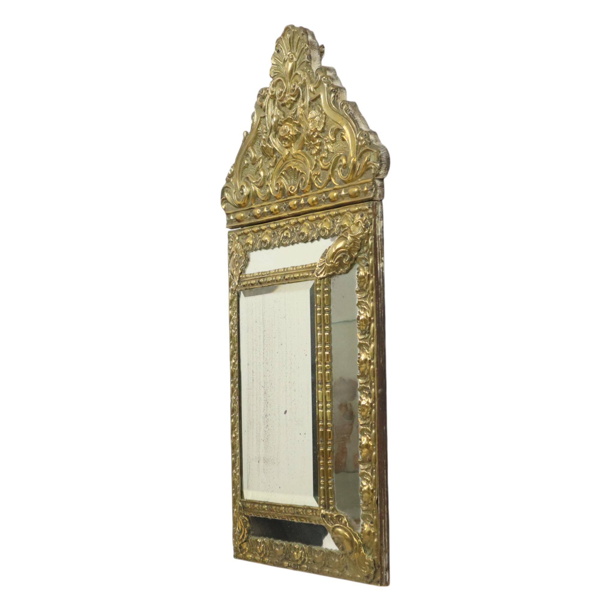 Ancien miroir à coussin repoussé facetté France