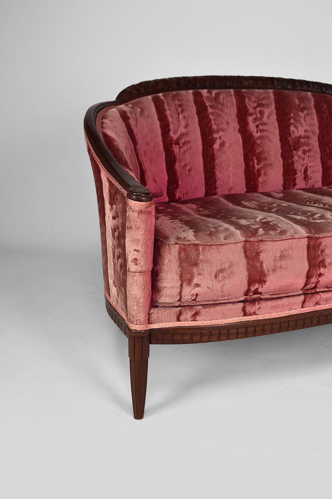 Art Deco Salon by Paul Follot in pink velvet, circa 1920