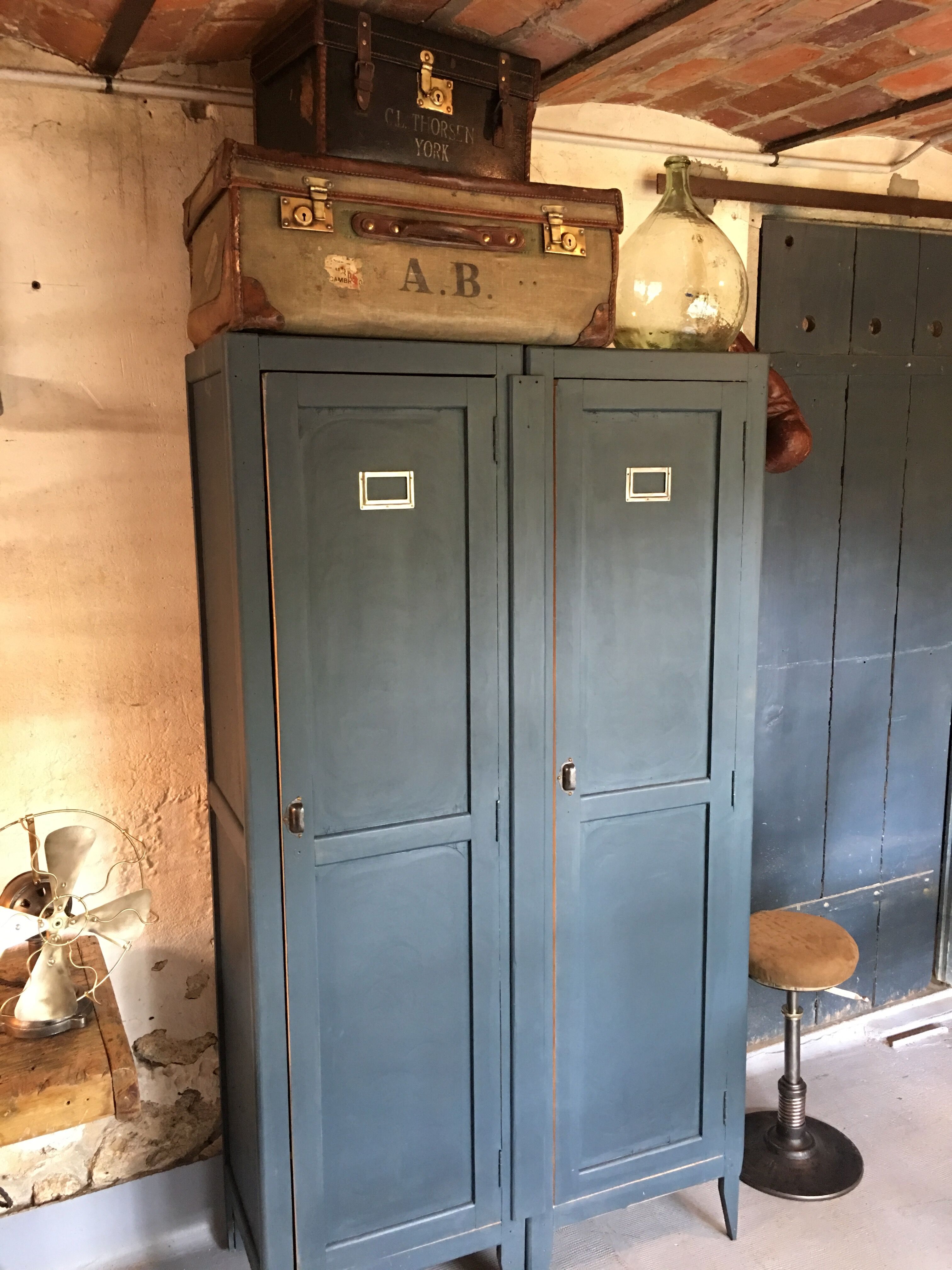 Double factory locker with shelves