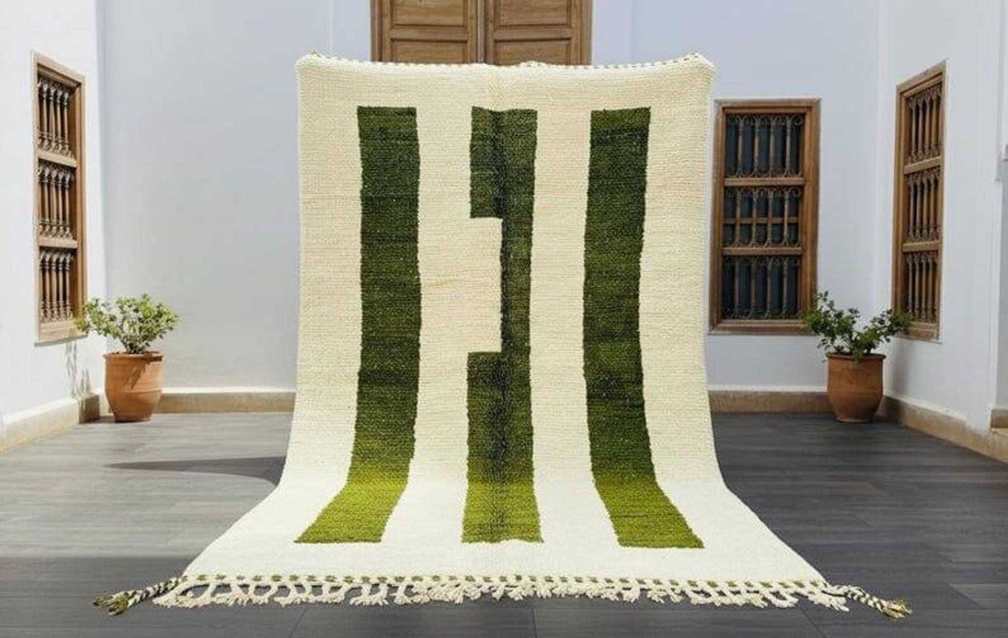 Handmade pure wool rug, size 160 x 250 cm